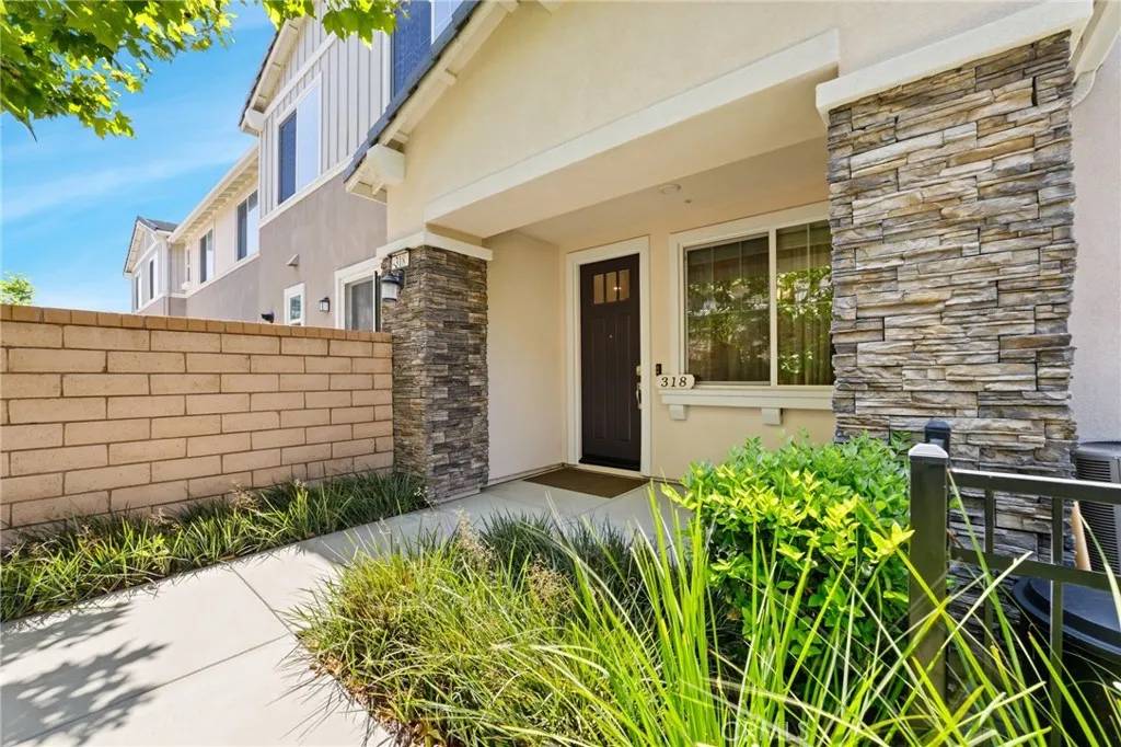 Fontana, CA 92336,16502 Casa Grande Avenue #318