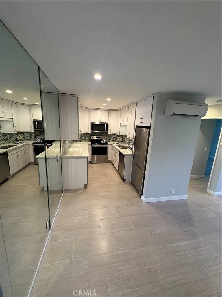 San Diego, CA 92122,6330 Genesee Avenue #103