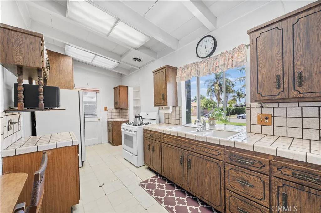 Hacienda Heights, CA 91745,16140 Bycroft Street