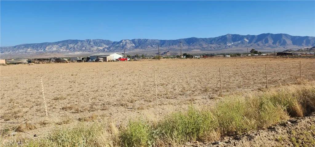 Lucerne Valley, CA 92356,32435 Lake