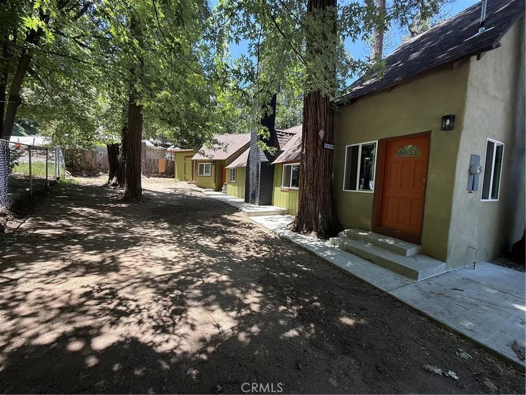 Crestline, CA 92325,23750 Shady Ln