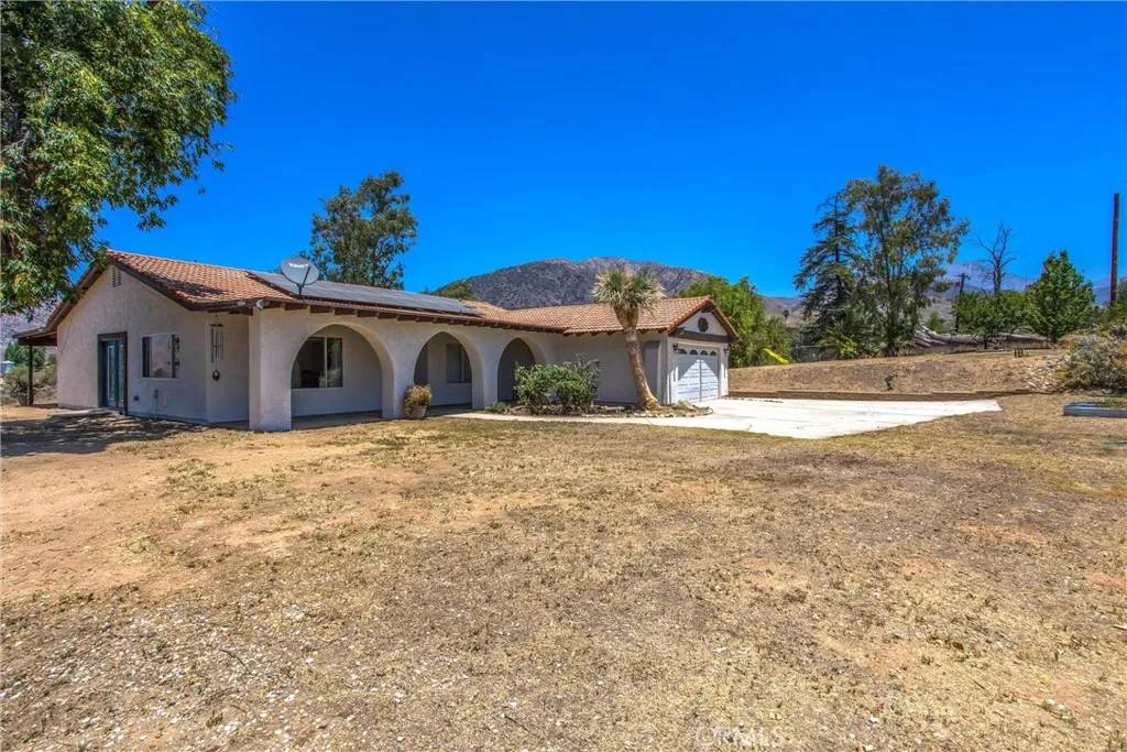Mentone, CA 92359,32272 Florida Avenue