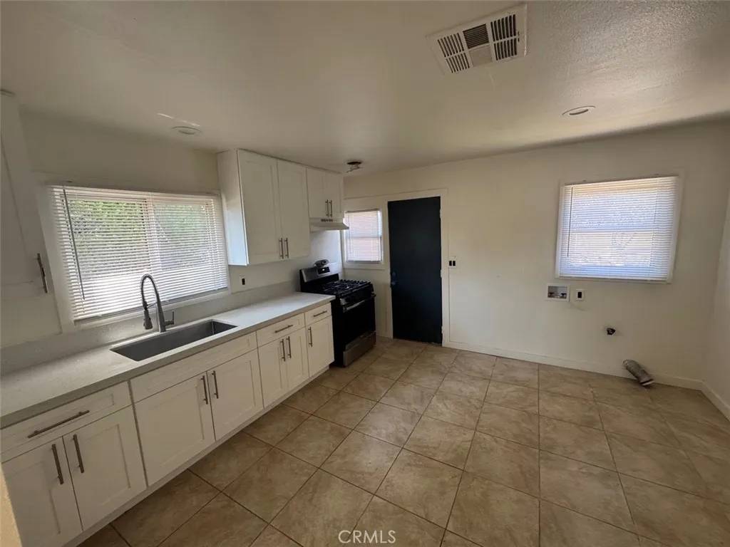 San Bernardino, CA 92405,288 W Virginia Street