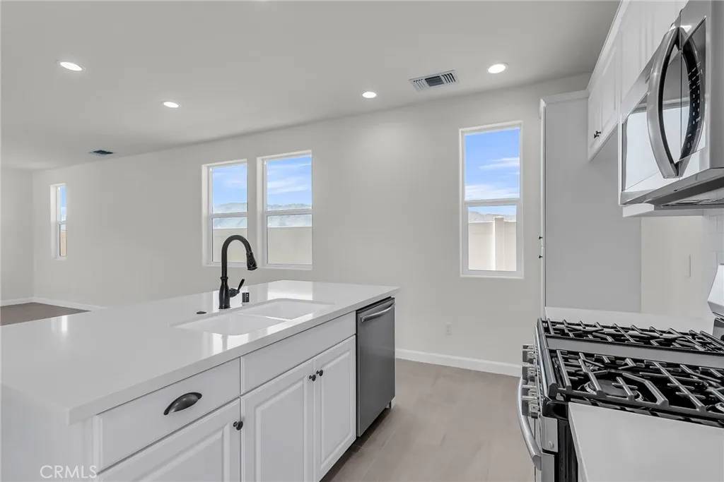 Yucca Valley, CA 92284,7408 Desert Sky Drive