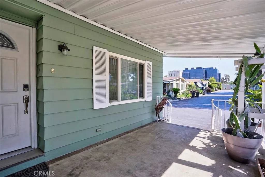 Anaheim, CA 92801,1919 W Coronet #164