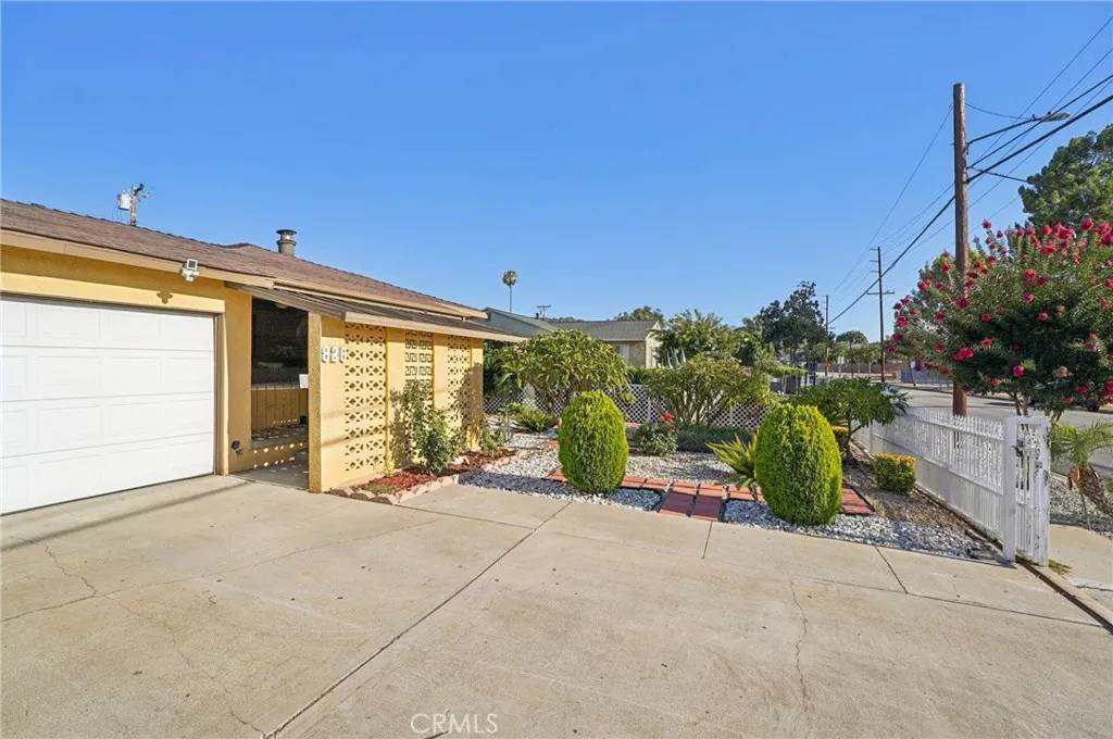 La Puente, CA 91744,826 Del Valle Avenue