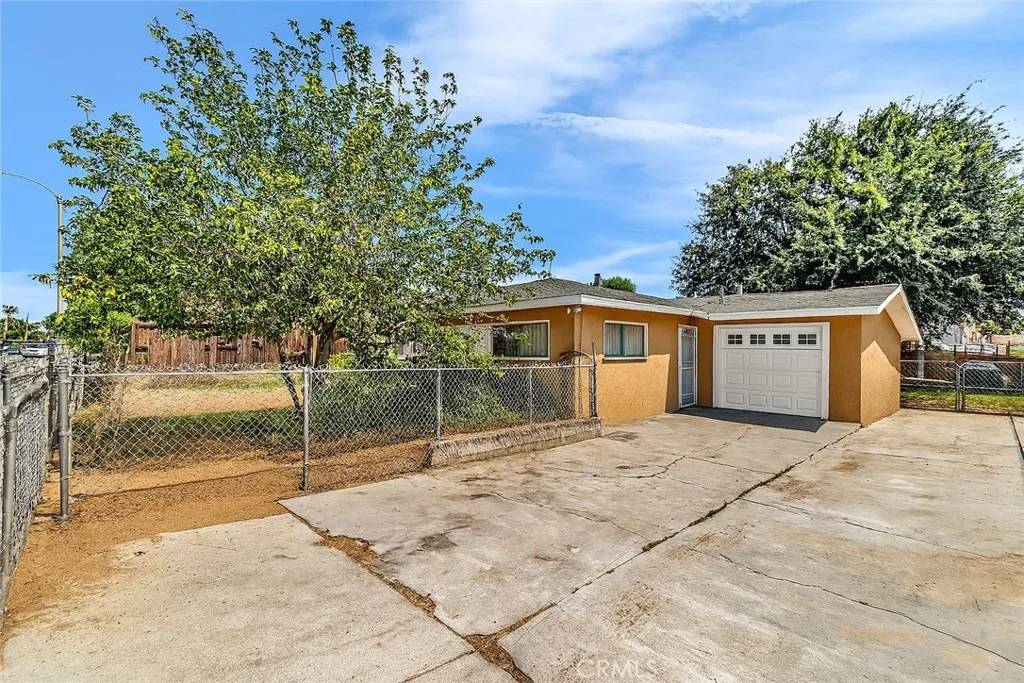 Riverside, CA 92505,5393 La Sierra Avenue