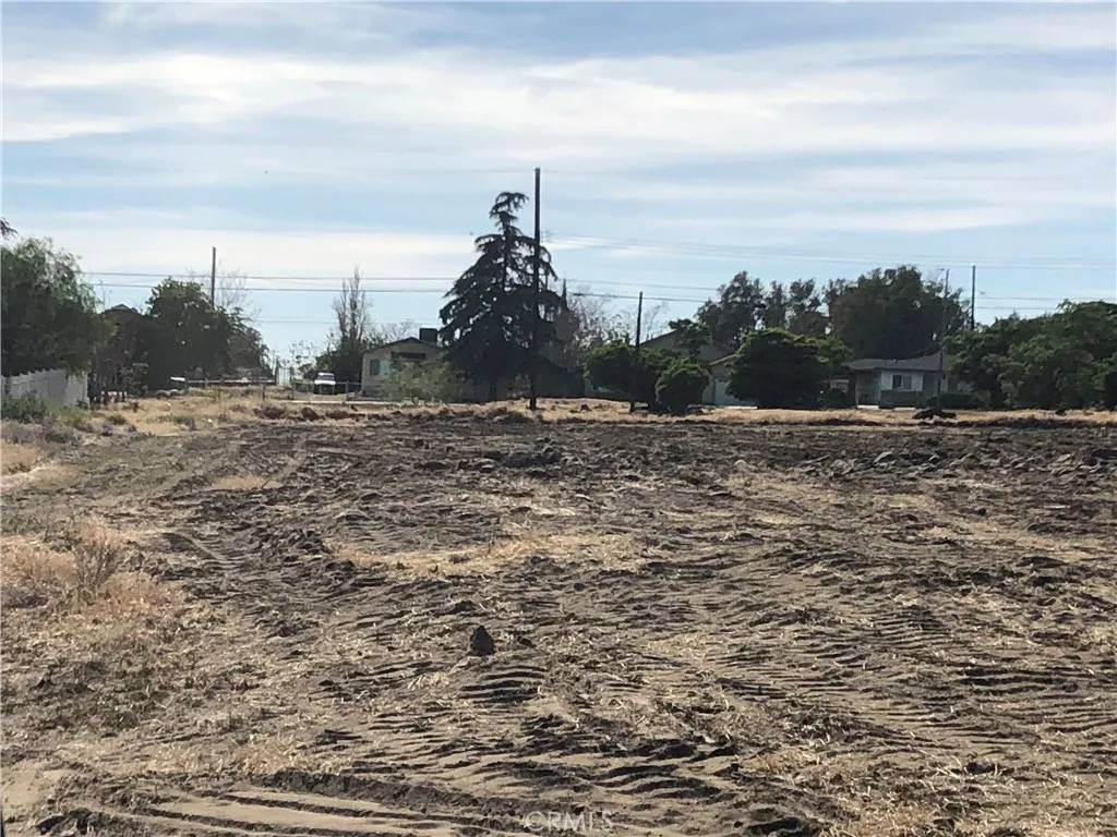 Banning, CA 12220,1501 E Wilson