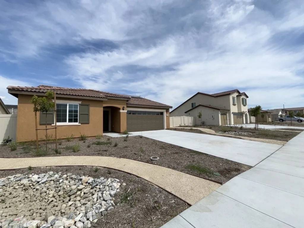 San Jacinto, CA 92583,365 White Gate Place