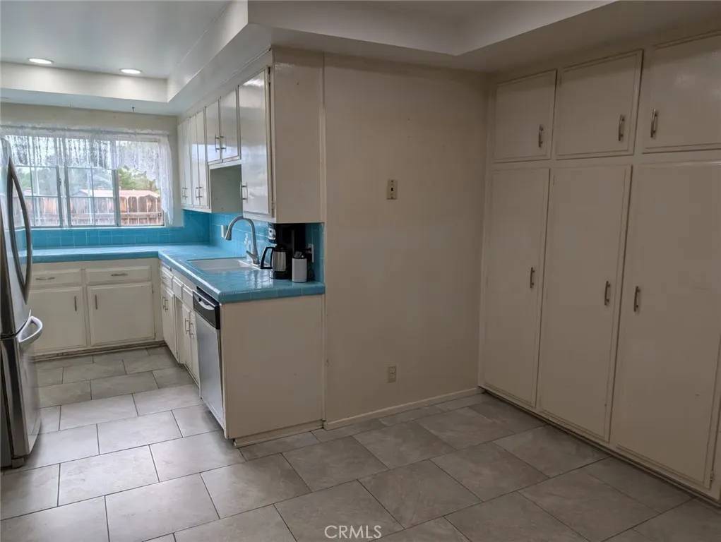 Victorville, CA 92395,13997 Wimbleton Drive