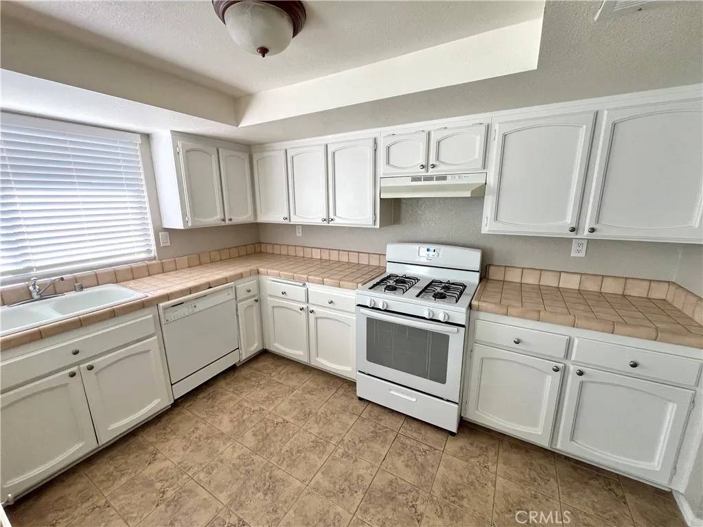 Victorville, CA 92394,15021 Highlander