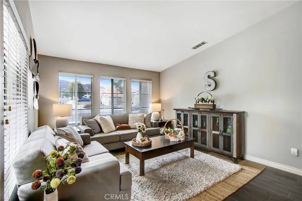 Lake Elsinore, CA 92530,29032 Rolando