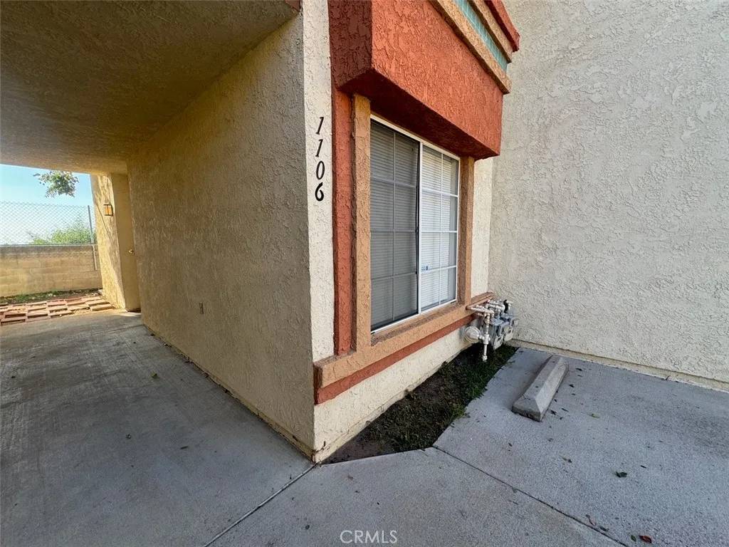 Mentone, CA 92359,1365 Crafton #1106