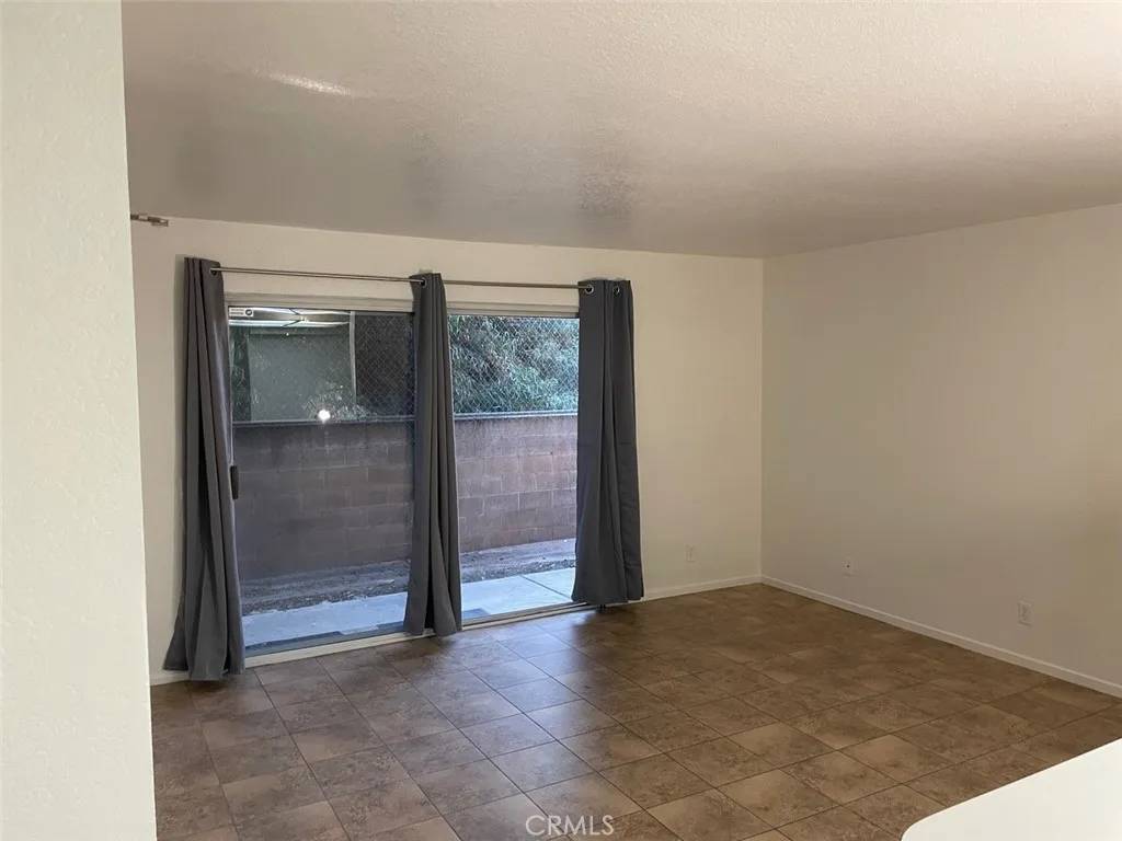 Mentone, CA 92359,1365 Crafton #1106