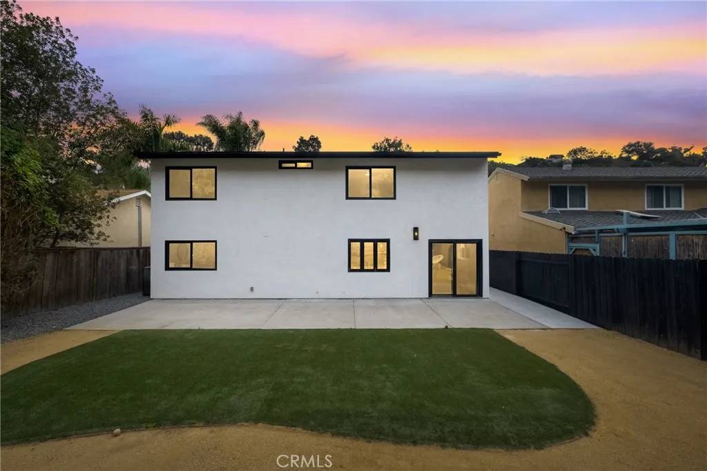 San Diego, CA 92122,4282 Robbins Street