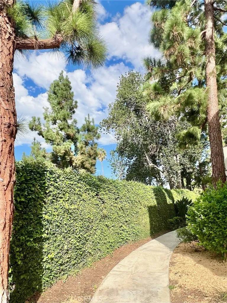 Santa Ana, CA 92701,1350 Cabrillo Park #F