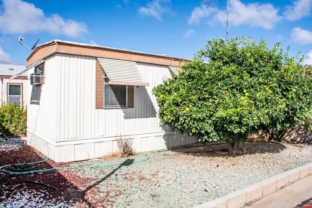 Calimesa, CA 92320,975 California #72