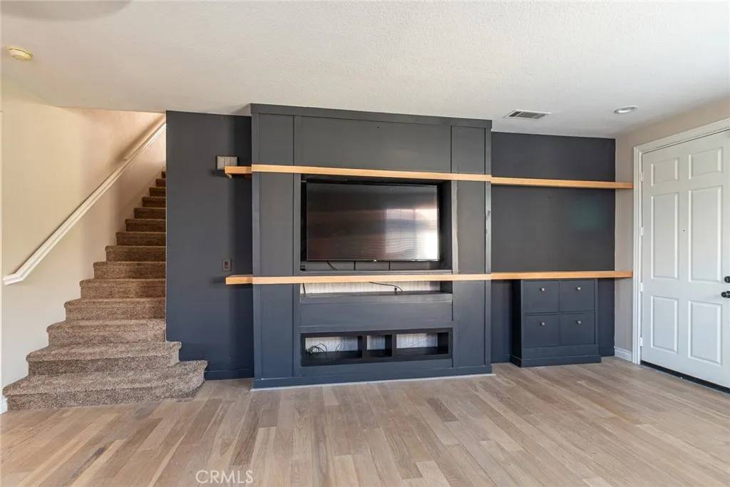 Lake Elsinore, CA 92530,33108 Windward Way