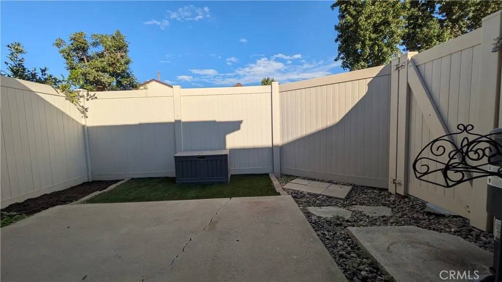 Corona, CA 92879,1637 English #B