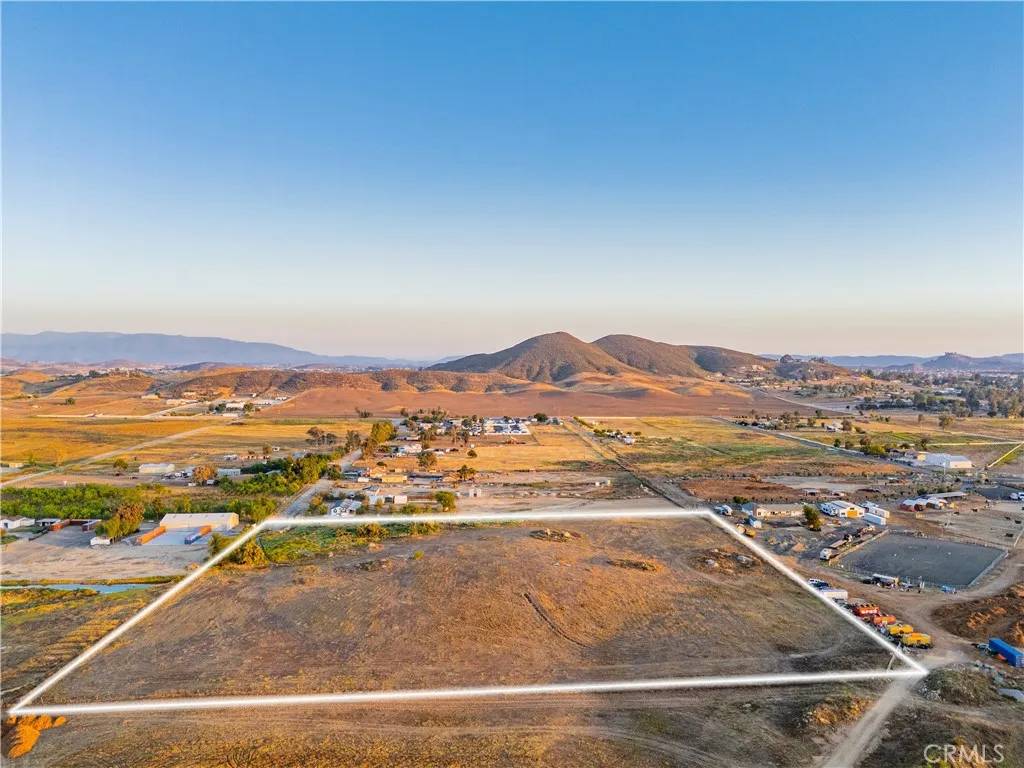 Winchester, CA 92596,0 Patita