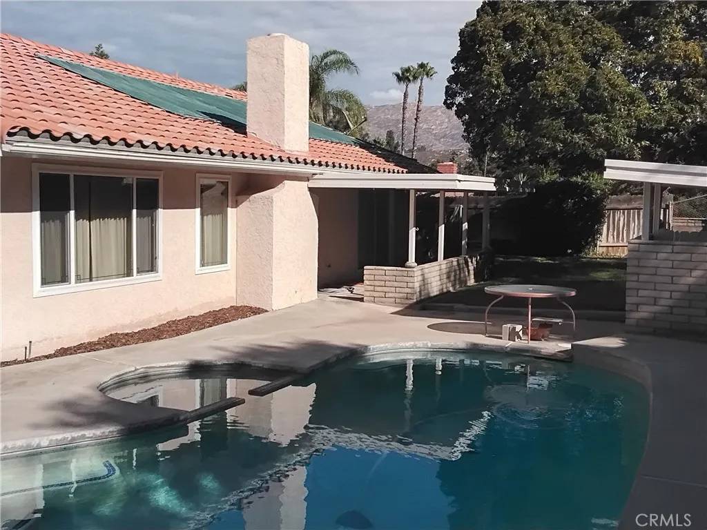 Riverside, CA 92506,980 Country Club