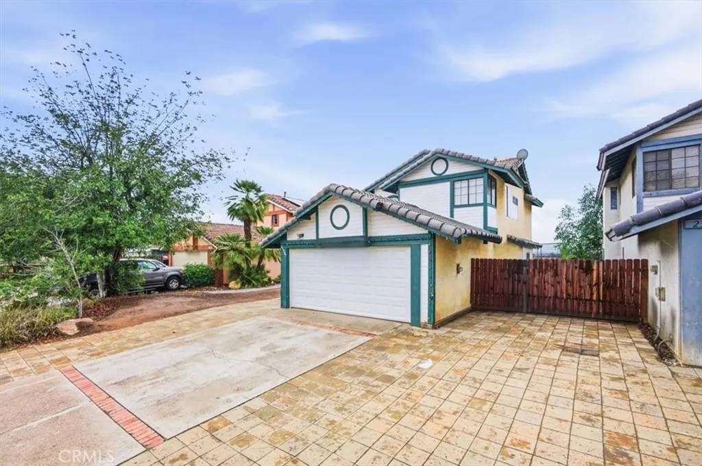 Moreno Valley, CA 92557,23907 Mark Twain