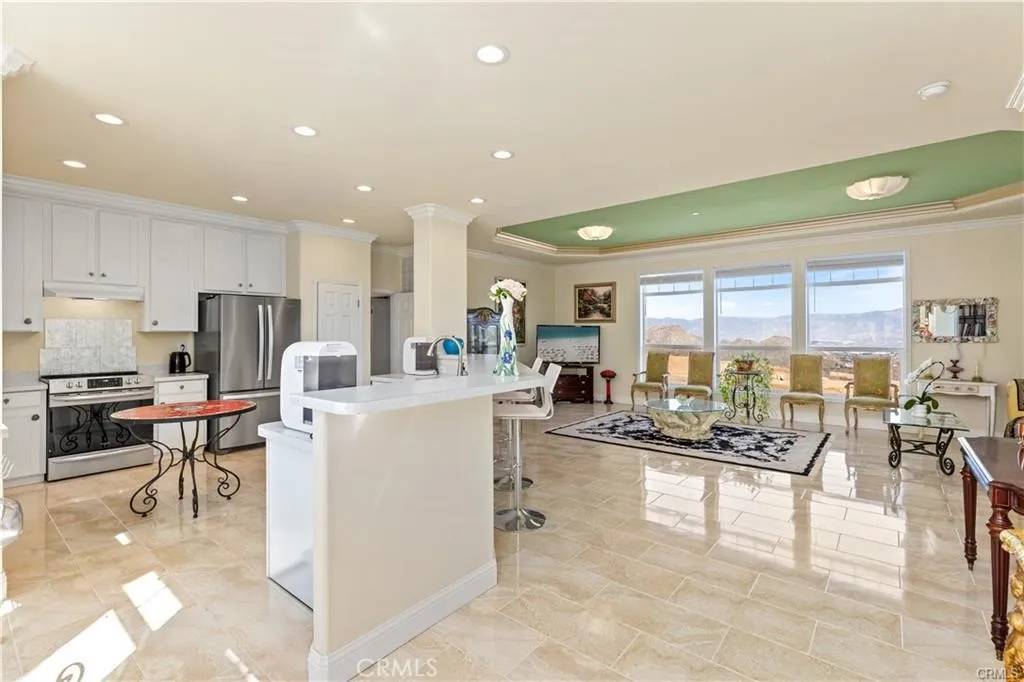 Moreno Valley, CA 92557,9289 Box Springs Mountain Road