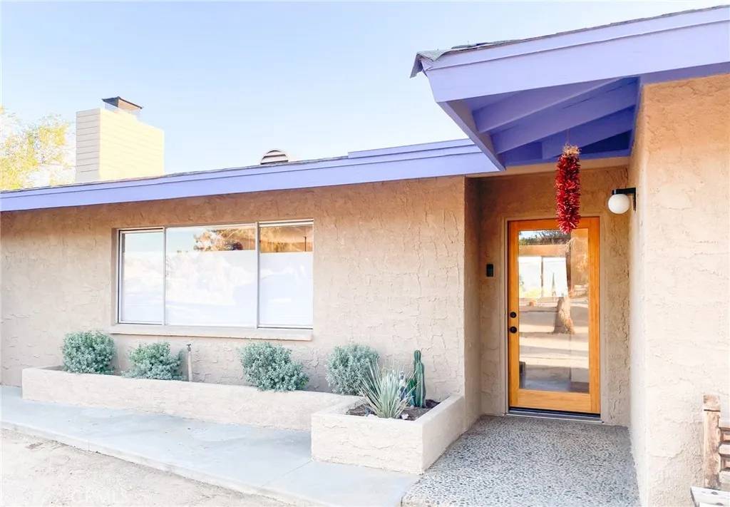 Yucca Valley, CA 92284,56606 Navajo
