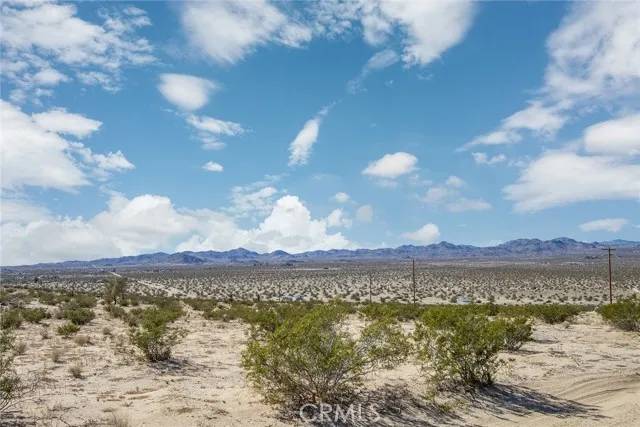 Landers, CA 92285,5900 Kickapoo