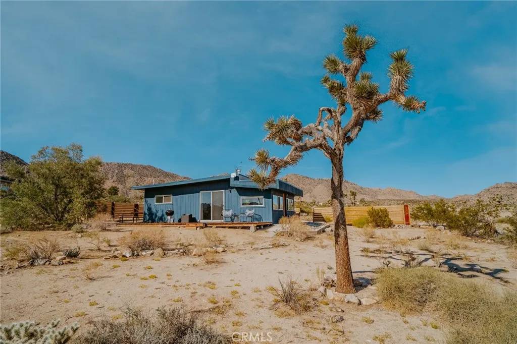 Joshua Tree, CA 92252,8333 Star Lane