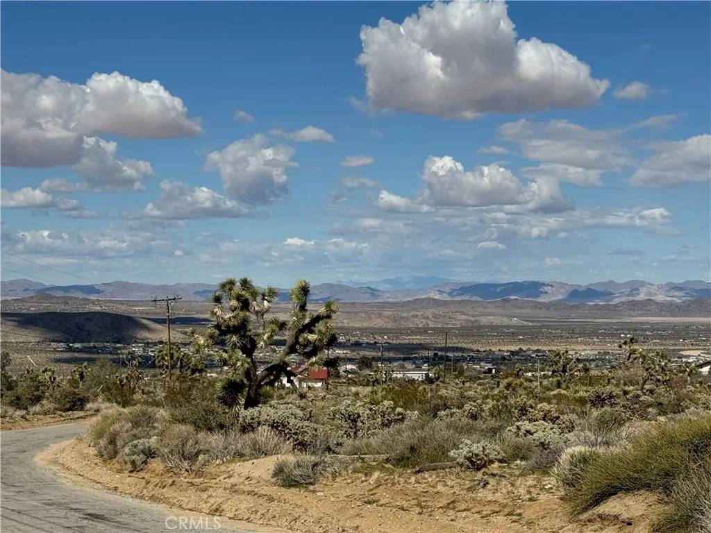 Joshua Tree, CA 92252,7654 Vista
