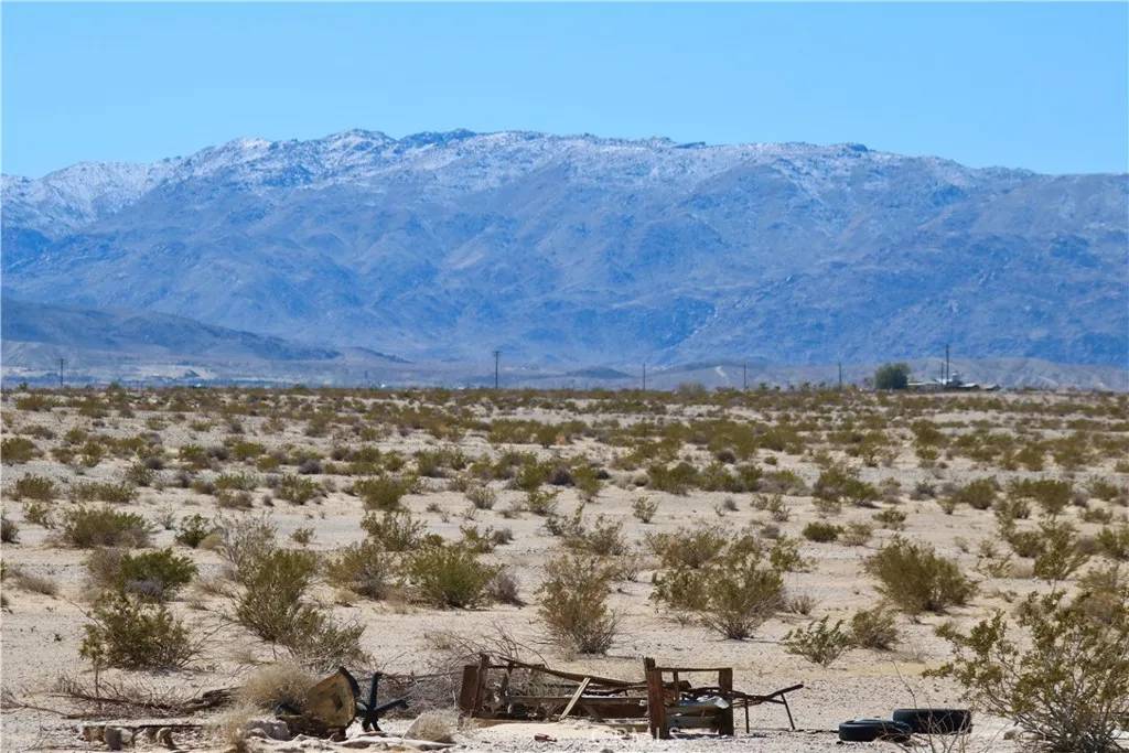 29 Palms, CA 92277,6 Topaz