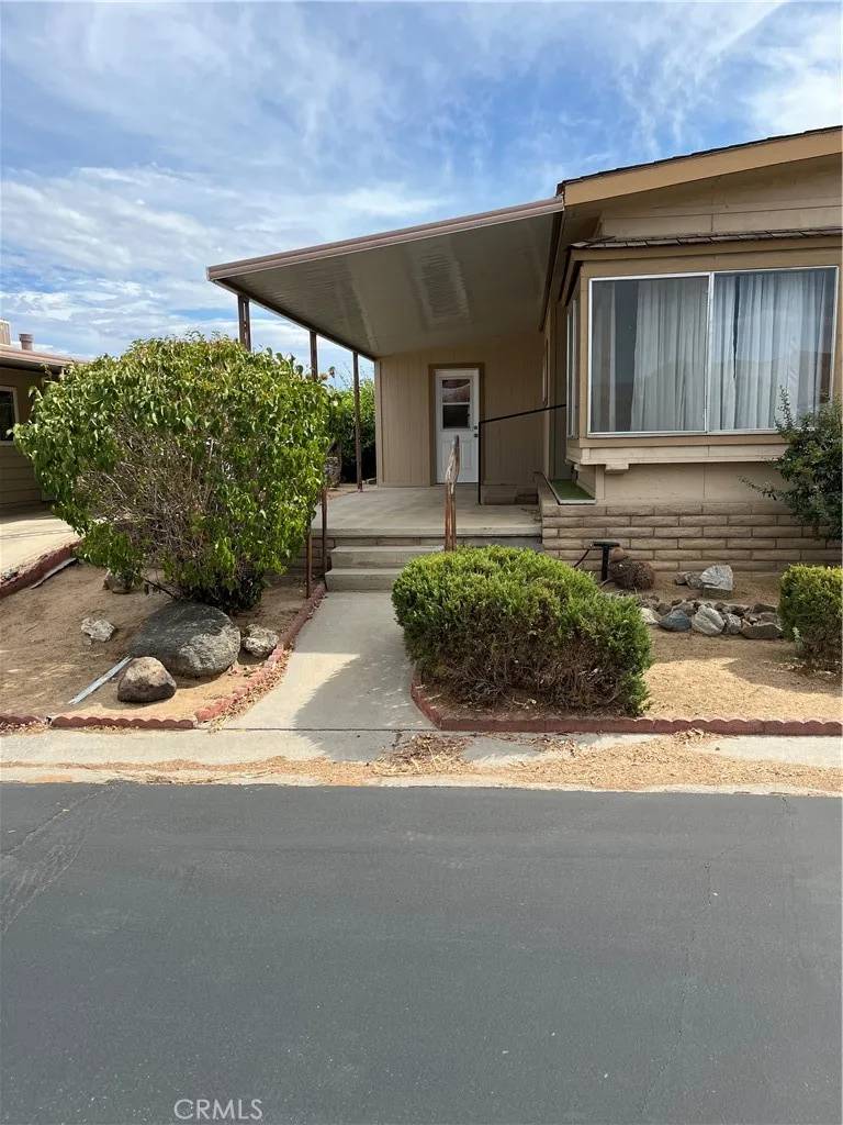 Yucca Valley, CA 92284,7501 Palm #98