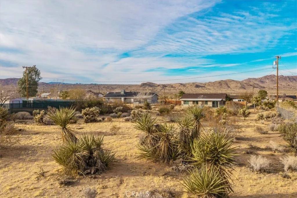 Joshua Tree, CA 92252,60400 Adobe