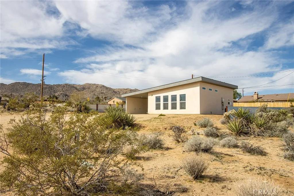 Joshua Tree, CA 92252,7276 Encina Road