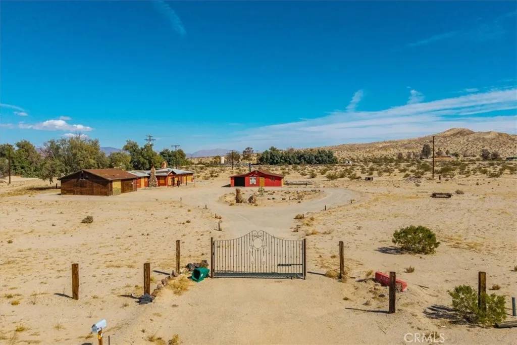 29 Palms, CA 92277,5153 Utah Trail