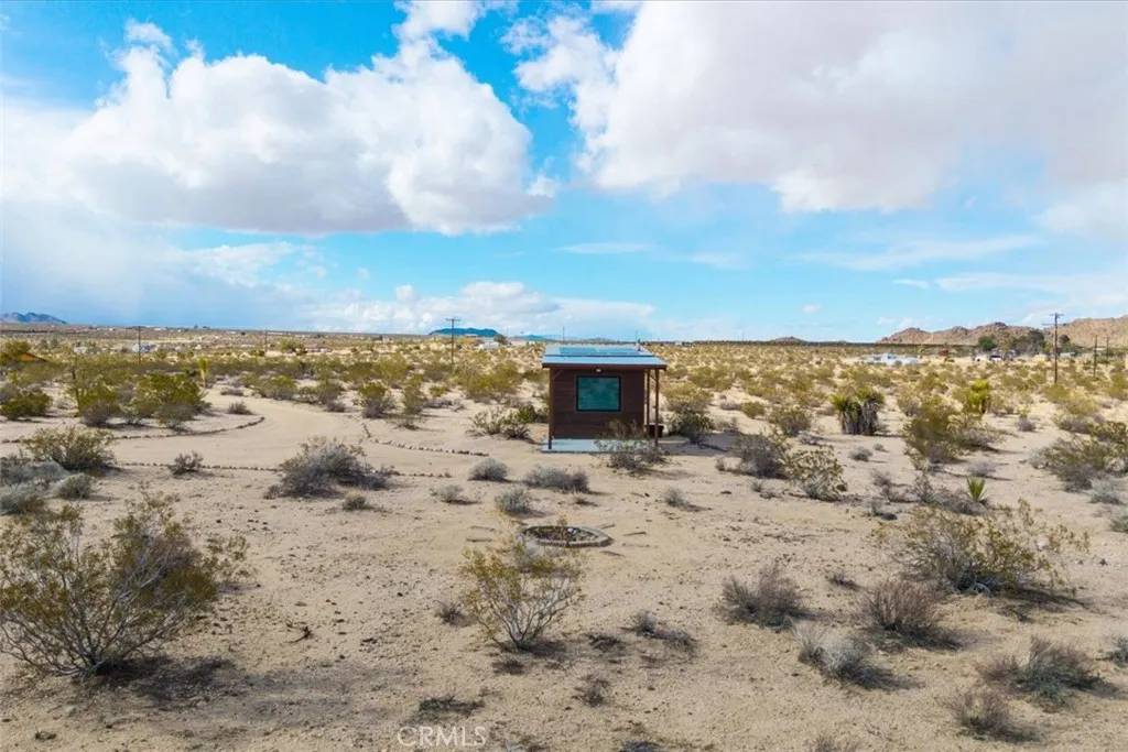 Joshua Tree, CA 92252,63323 La Brisa