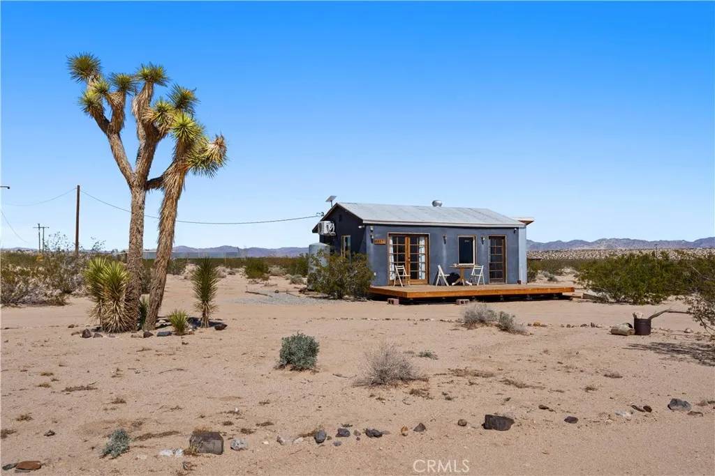 Joshua Tree, CA 92252,66750 Pole Line Road