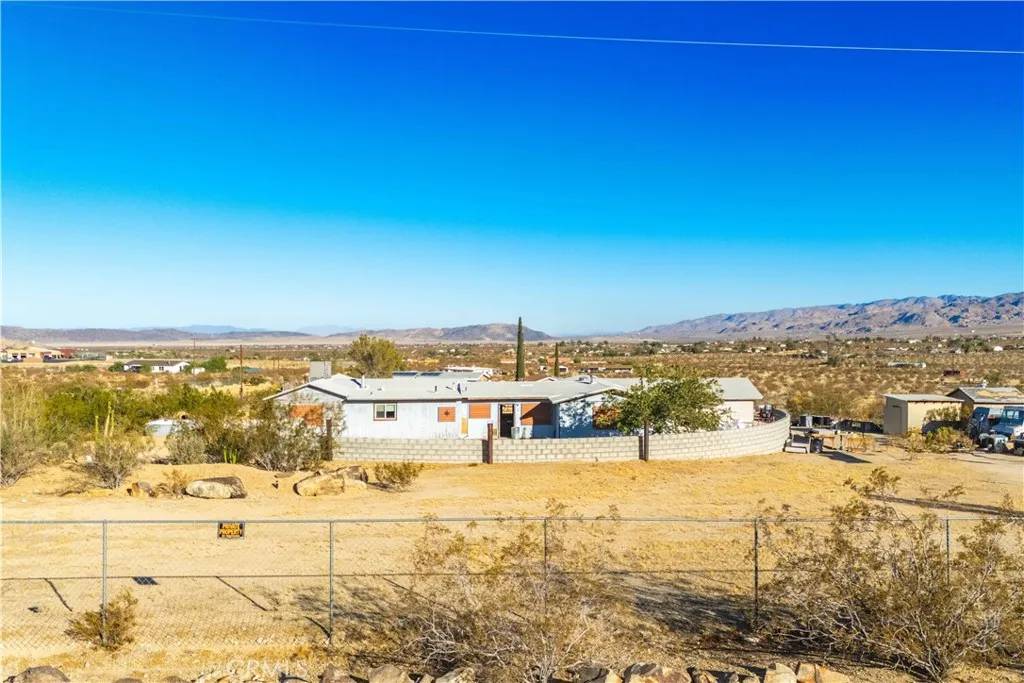Joshua Tree, CA 92252,5177 Avenida Del Sol