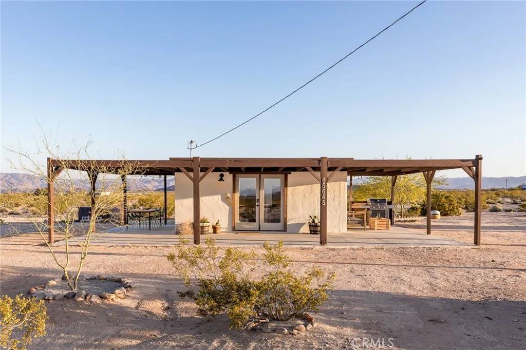 Joshua Tree, CA 92252,65645 Saturn Road