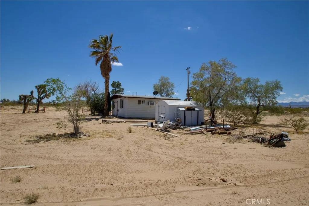 Landers, CA 92285,59460 Applegate Way