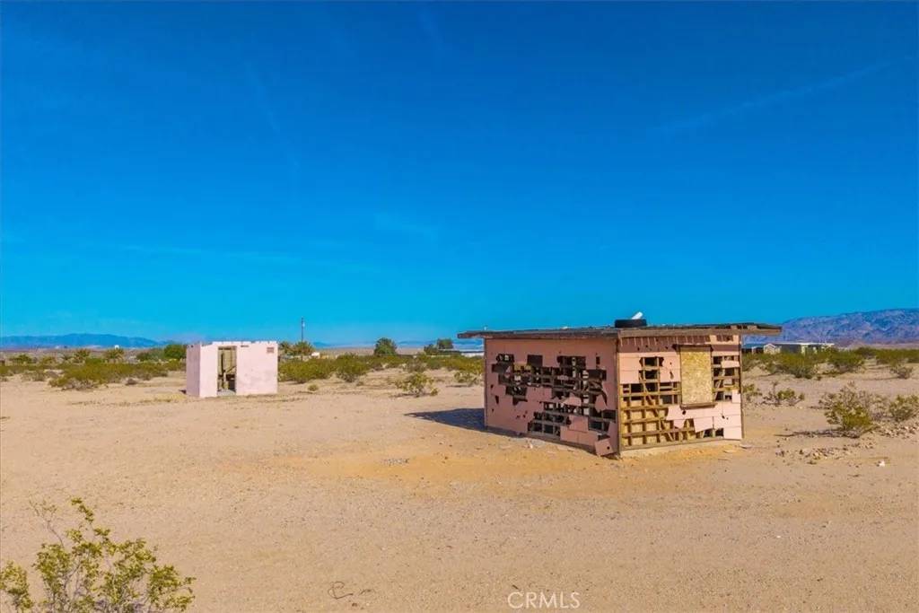 Joshua Tree, CA 92252,0 Mt Shasta Avenue