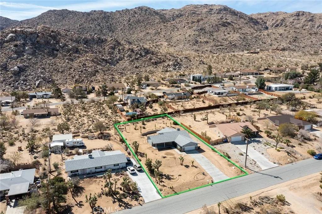 Joshua Tree, CA 92252,61073 Sandalwood Trail