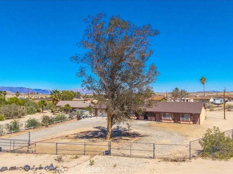 29 Palms, CA 92277,4689 Stirrup Lane