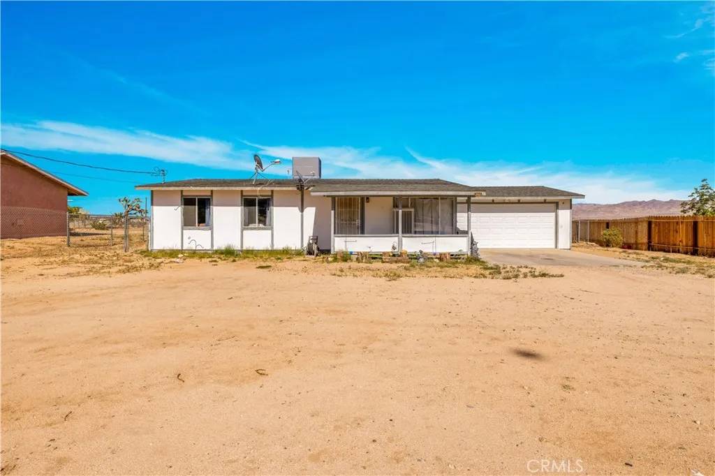 Joshua Tree, CA 92252,4805 Avenida La Mirada