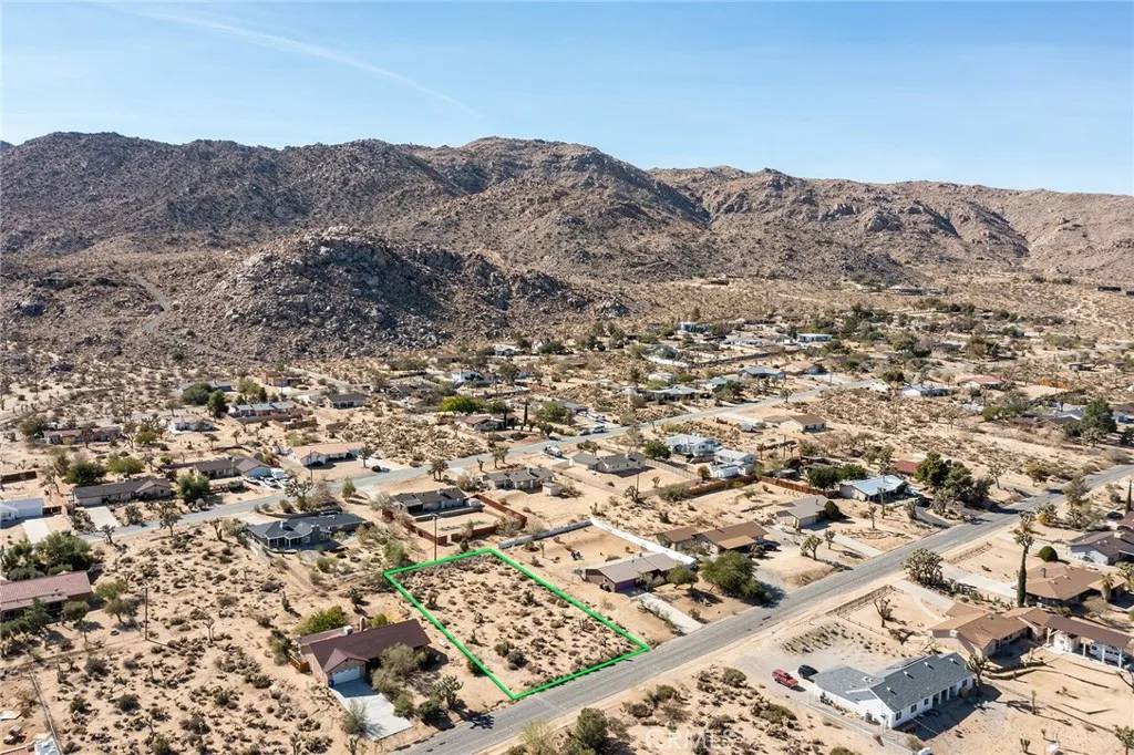 Joshua Tree, CA 92252,4444 Navajo
