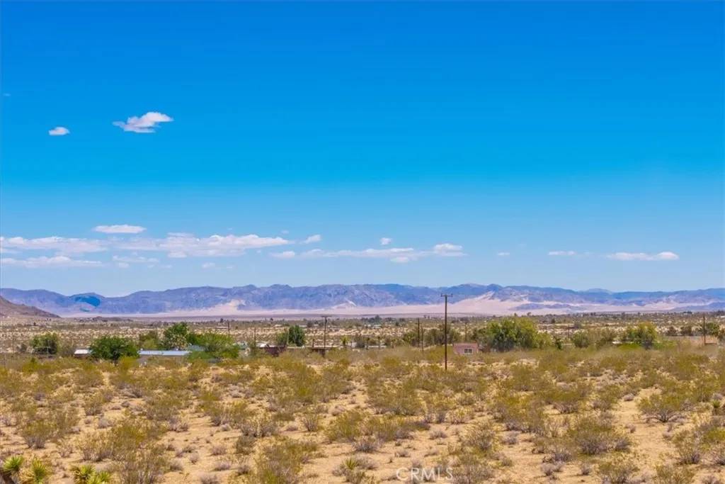 Landers, CA 92285,56764 Reche