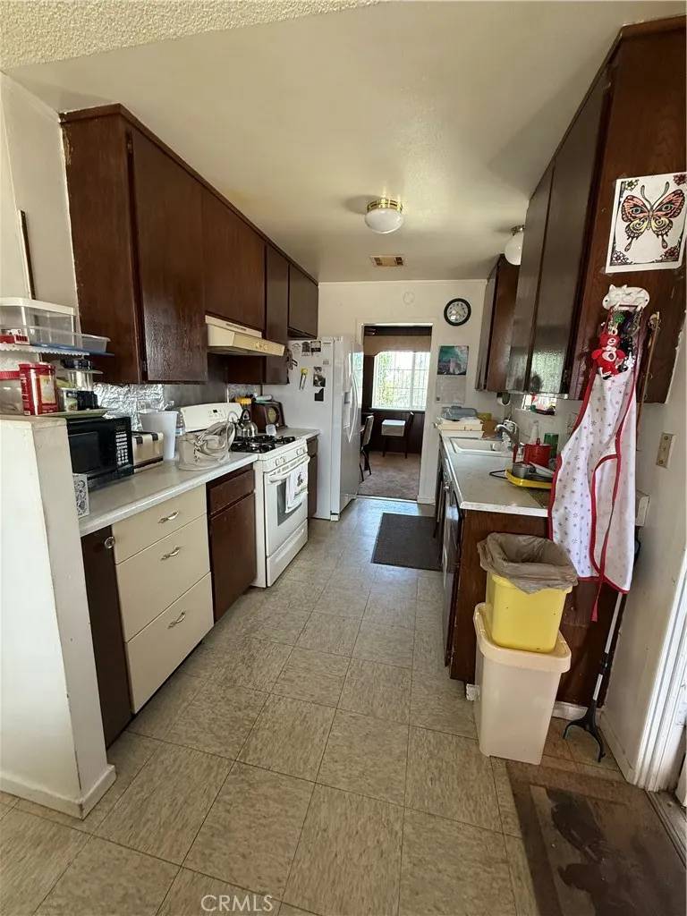 29 Palms, CA 92277,72400 El Paseo Drive