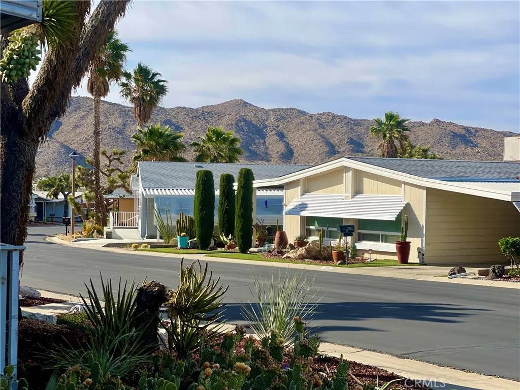 Yucca Valley, CA 92284,7501 Palm #103