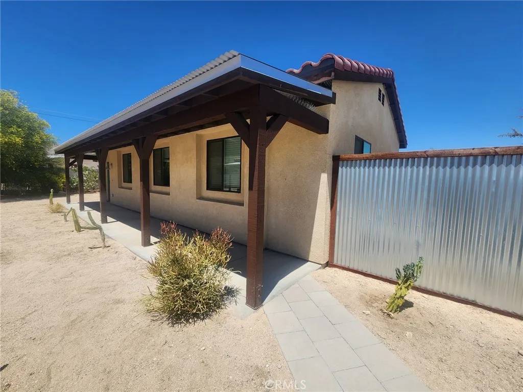 29 Palms, CA 92277,6628 National Park Drive #3
